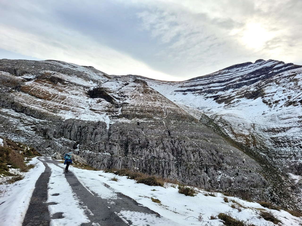 WhatsApp Image 2025-11-24 at 18.35.45 (2)